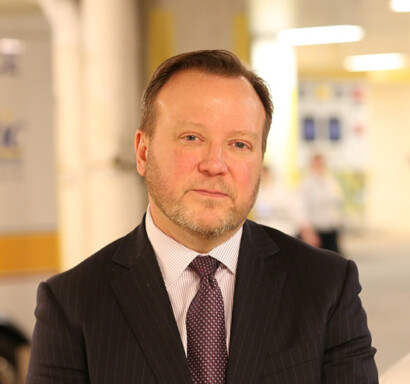 Paul Biddinger headshot.